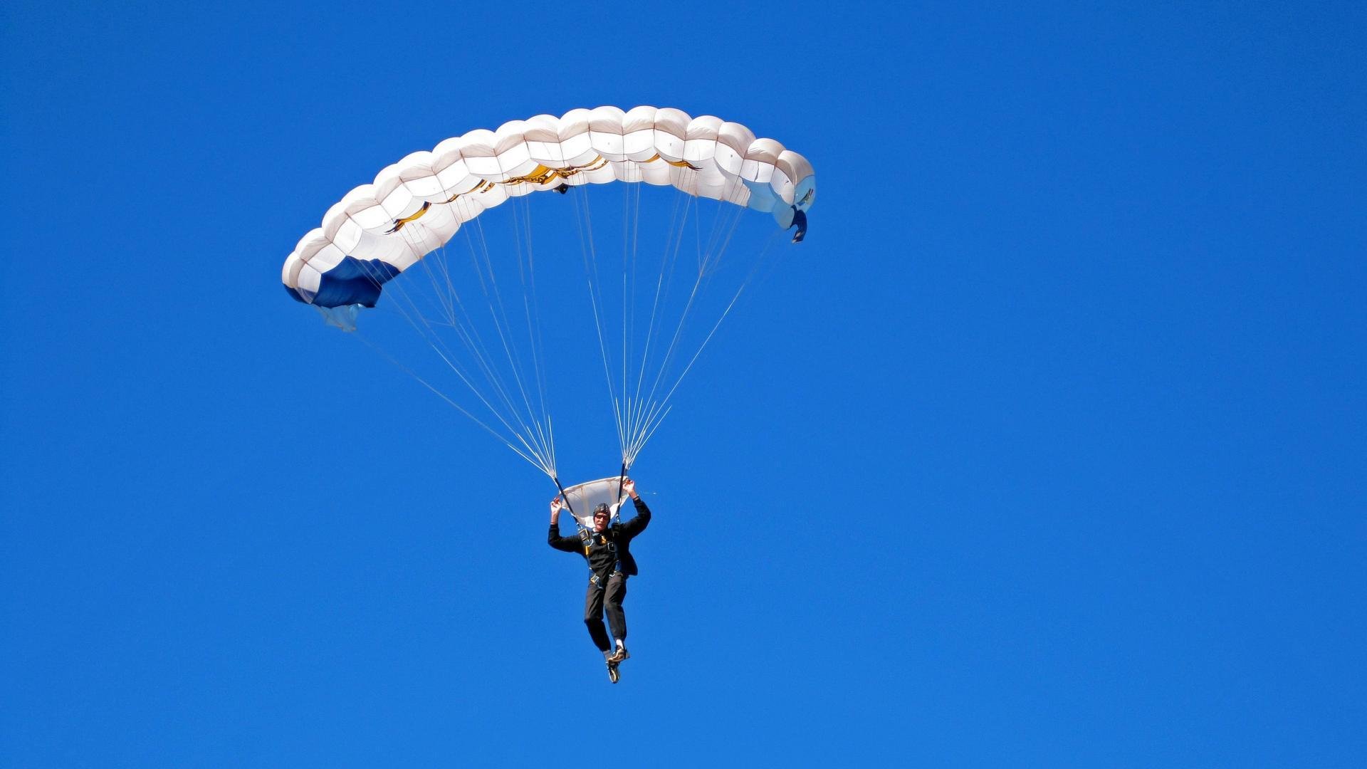 阵容稳固战术明智,联防联攻取胜在即,联防阵型有哪几种